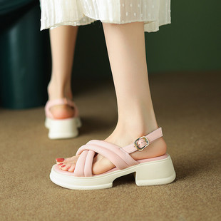 夏季 女粉红色米白色粗跟真皮鞋 舒适圆头松糕厚底中跟凉鞋 新款