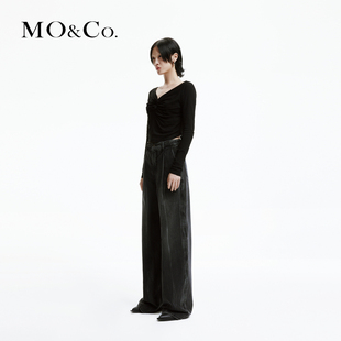 MOCO2024春新品 立体玫瑰V领收褶修身 露腰上衣MBD1TOPT09 弧形短款