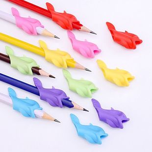 小鱼海豚握笔器幼儿园儿童小学生铅笔握姿学写字抓拿笔神器