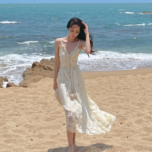 三亚云南新疆旅游穿搭波西米亚蕾丝吊带沙滩裙女夏海边度假连衣裙