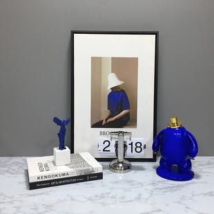 搭配组合轻奢 饰品摆件道具书房书桌创意软装 克莱因蓝样板房间装