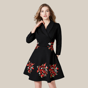 罗马棉连衣裙子秋冬新款 高端刺绣西装 大码 领长袖 女装 黑色收腰修身