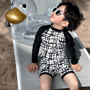 韩国儿童泳衣男童帅气长袖 连体游泳衣沙滩度假男孩速干泳裤 潮 套装