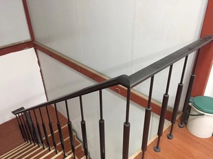 厂楼梯扶手护栏不锈钢立柱室内外阳台钢化玻璃现代简约栏杆飘窗促