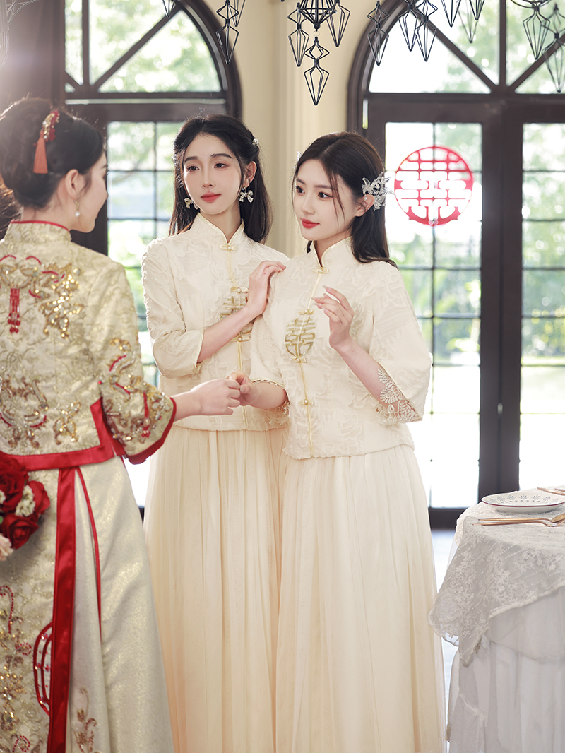 中式 婚礼姐妹裙伴娘服2024新款 伴娘团旗袍秀禾 中国风香槟色闺蜜装