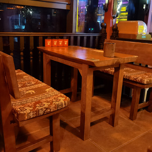 酒小馆清吧酒吧实木桌椅东南亚风酒馆工业风烧烤吧面馆卡座