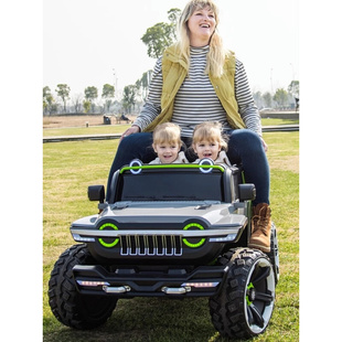 皮卡坦克300儿童电动车四轮汽车越野车宝宝遥控玩具可坐大人童车