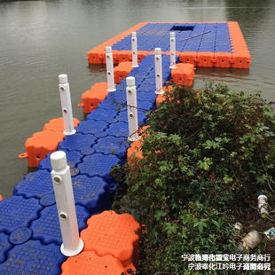 头钓鱼平台 水上浮筒塑料浮桥板浮台材料摩托艇漂浮桶浮动网箱码