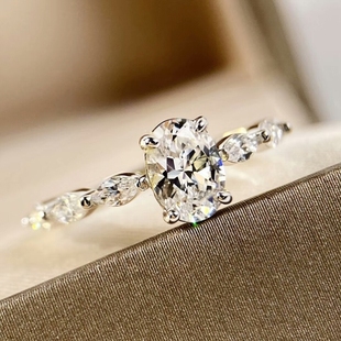 莫桑石钻戒女高级感情侣对戒铂金戒指18k白金求婚结婚纪念物纯银