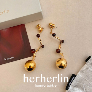 HERHERLIN 红虎眼石金属球形耳环原创设计长款 修饰线条耳饰 个性