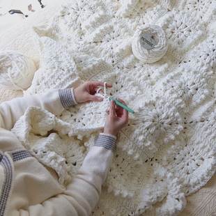 钩针材料包附教程秋冬盖毯实用礼物 手作编织芯绒线软糯云朵毛毯