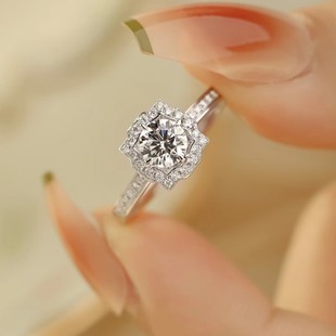 进口莫桑石钻戒纯银镀18K白金铂金戒指女镶嵌宝石结婚戒指情侣款