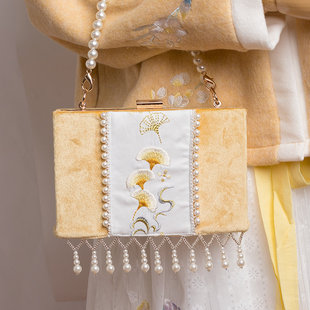 原创小包女斜挎手工包甜美古风刺绣串珠流苏包包小众设计汉服包