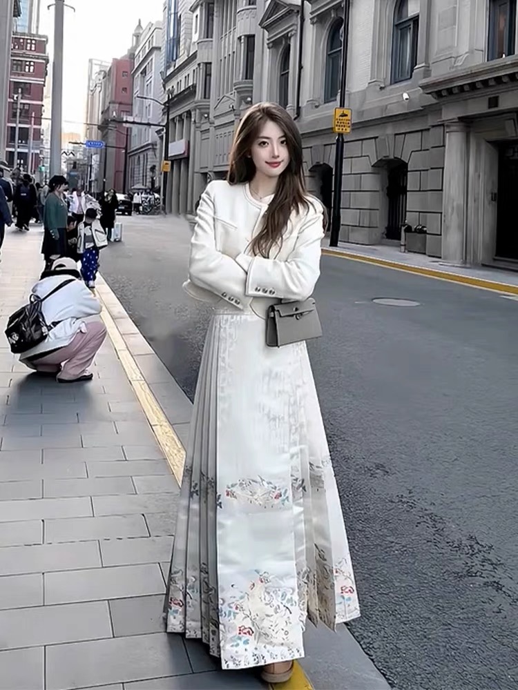 新中式 国风女装 女冬 改良汉服日常白色马面裙半身裙子气质两件套装