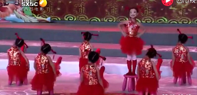 喜庆开门红民族风古筝 说唱中国红演出服儿童表演服幼儿园舞蹈服装