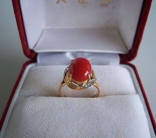 果冻感珊瑚玉蛋面K金戒指中国红朋友礼物 日本带回古董着深红宝石