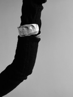 ABOAB AW22系列 原创设计银色手捏肌理极简质感开口可调节 Mu手镯