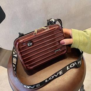 洋气个性 迷你时尚 2024韩版 百搭宽肩带斜挎包 行李箱小包包女包新款