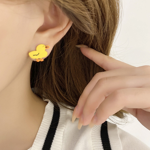 S925银针韩国创意趣味喷漆可爱小鸭子耳钉不对称加油鸭小鸡耳环女