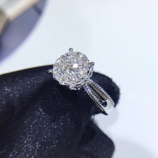 唯钻品 群镶显钻钻石女戒 礼品钻石戒指定制 白18K金圆形结婚钻戒