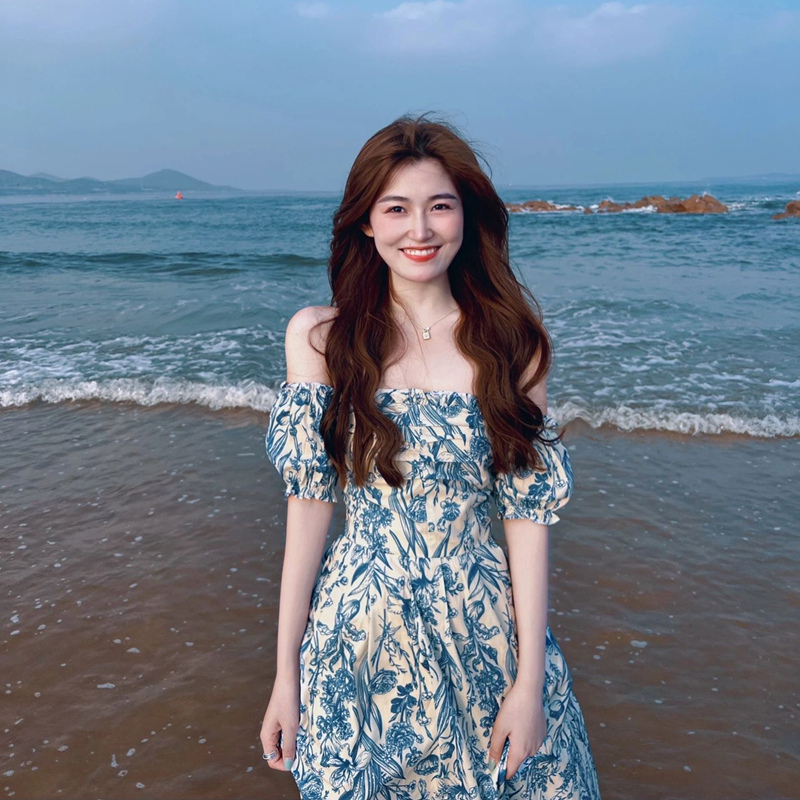 海南三亚旅行穿搭拍照沙滩裙女海边度假超仙高级感碎花连衣裙夏季