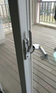 龙山月牙锁铝合金窗户锁扣推拉窗户移窗锁配件防盗窗锁门窗安全锁