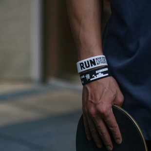 创意手环原创MF跑酷运动大手腕带硅胶篮球潮男女健身 RUN系列宽版